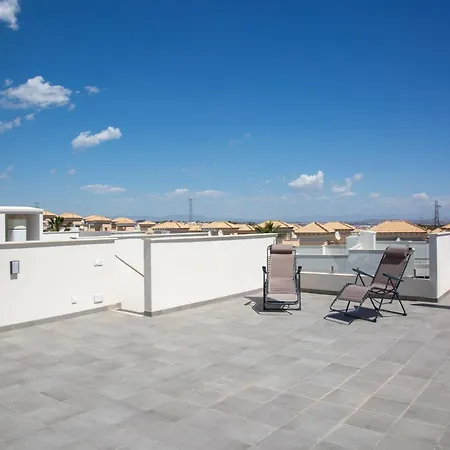 Apartment Luxurious Retreat In Villamartin,
